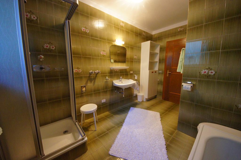 Ciasa Complojer Apartment La Valle Luaran gambar