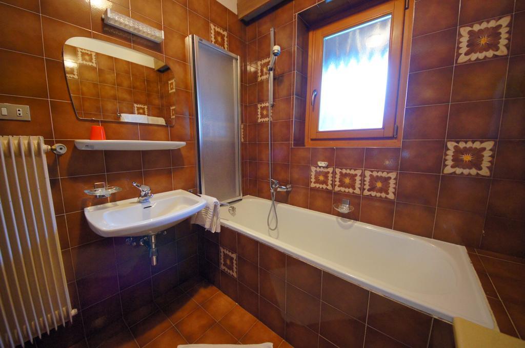 Ciasa Complojer Apartment La Valle Luaran gambar