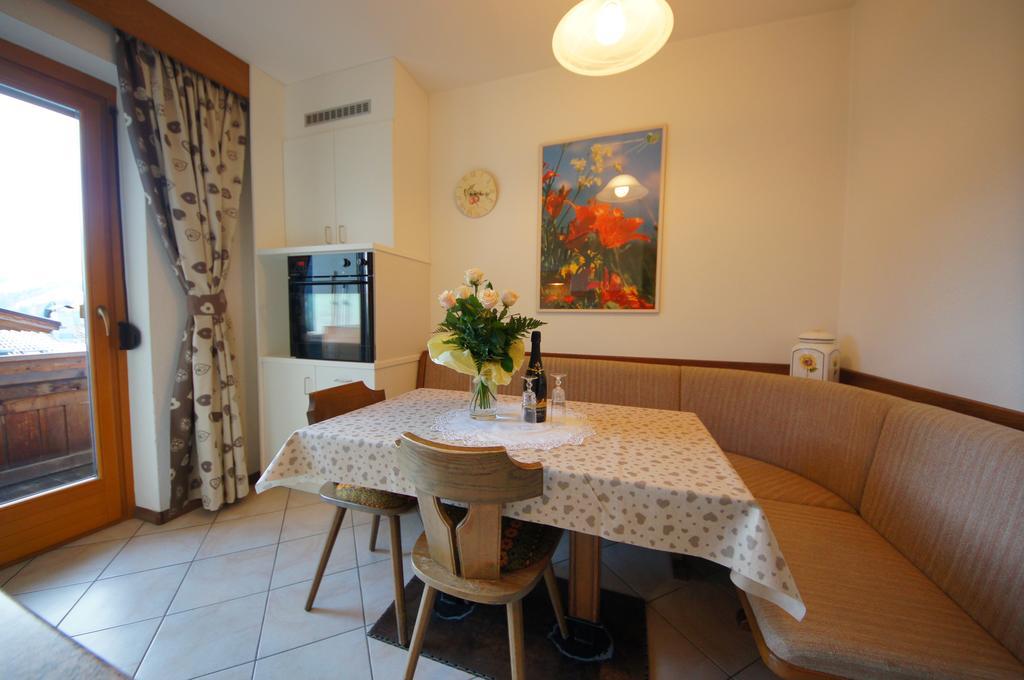 Ciasa Complojer Apartment La Valle Luaran gambar