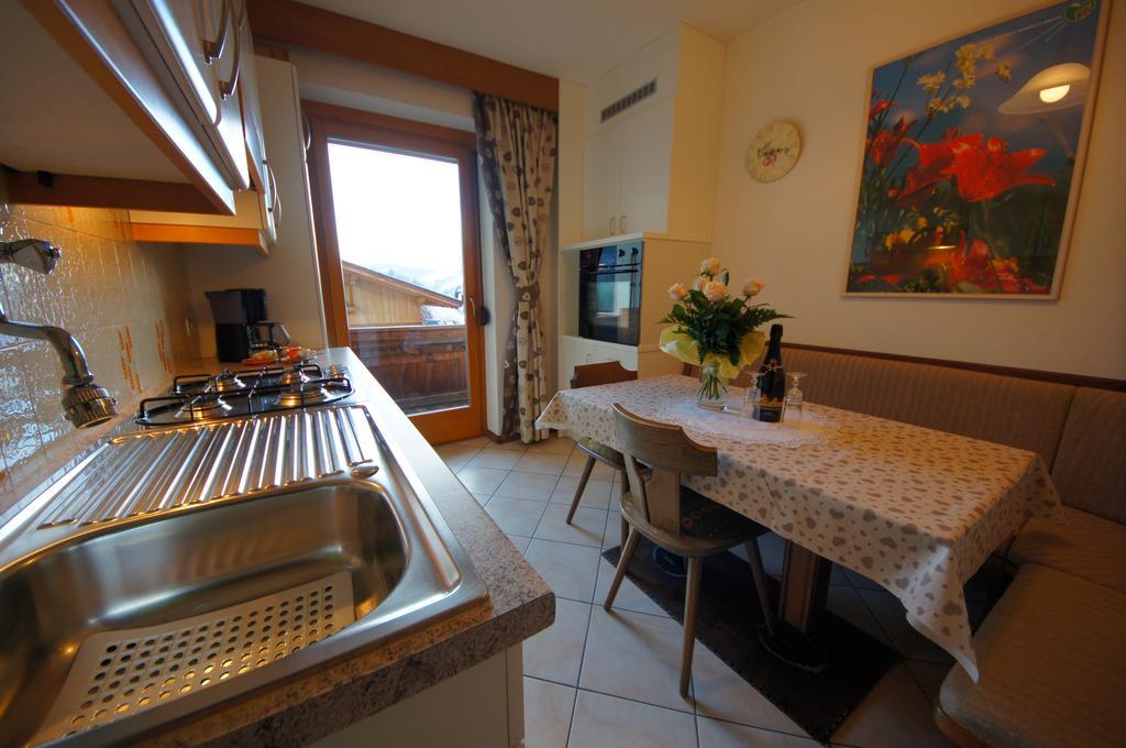 Ciasa Complojer Apartment La Valle Luaran gambar